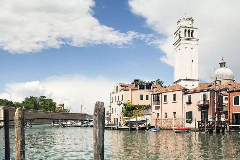 Secluded apartment with balcony,next to the Arsenale