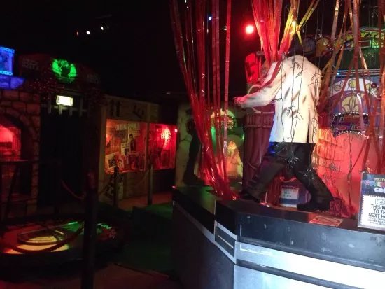 Hollywood Indoor Adventure Golf