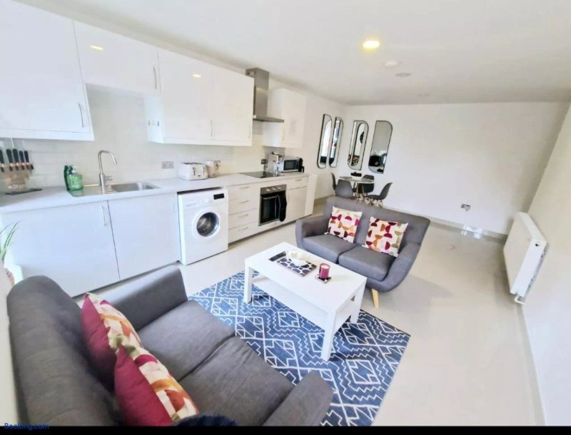 En-suites Suites - Leeds City Retreat With Kitchenette- LGI Hospital- Free 5G WIFI & Netflix- University - Contractors - Short Stays