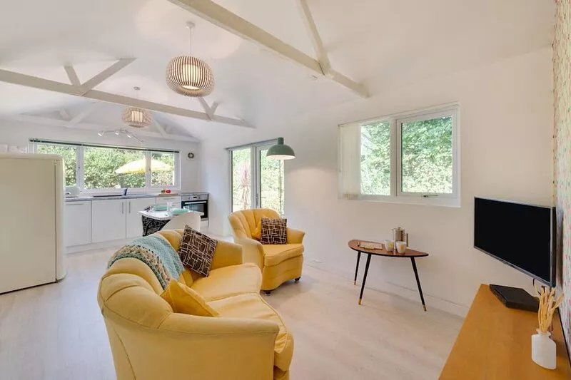 Little Rose - One Bedroom Cottage, Sleeps 2