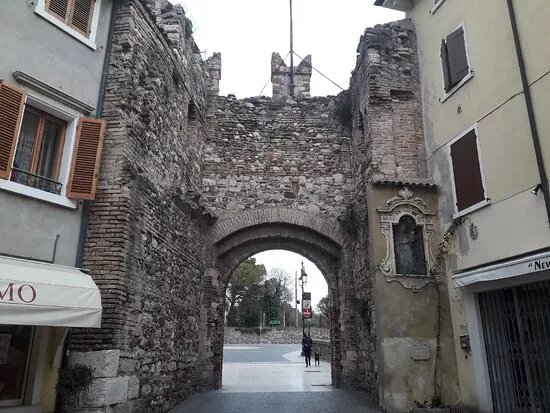Porta San Zeno