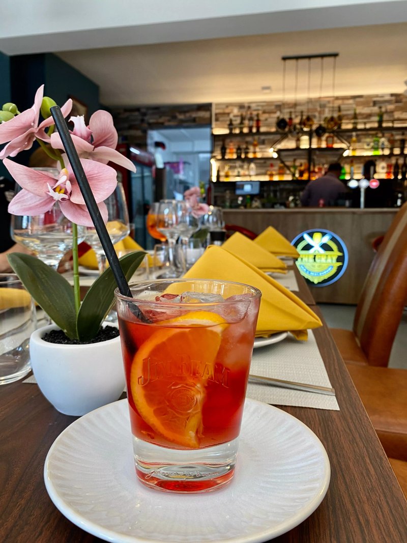 The Cray Bar & Restaurant