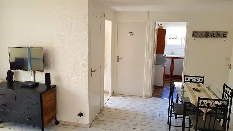 Appart T2 40m2 in villa, 4/5pers, swimming pool 8x4x6m, 300m from the beach