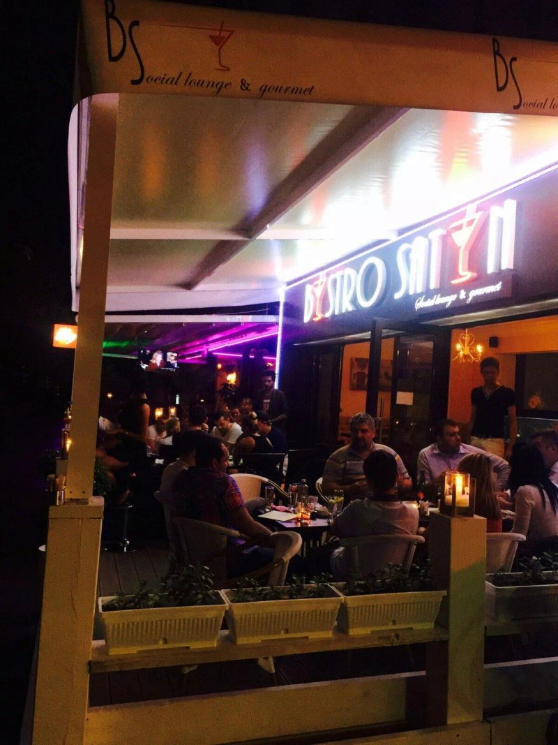 Bistro Satin Social Lounge & Gourmet
