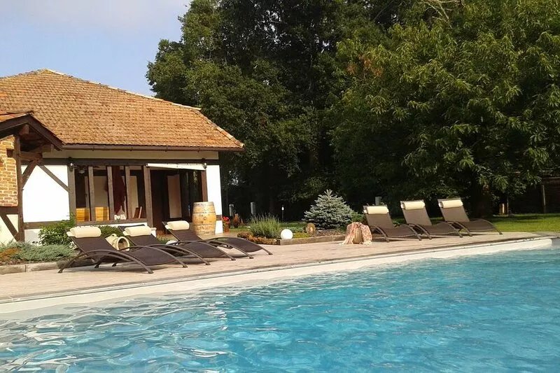 Beautiful Barn ALL COMFORT - PRIVATE swimming pool, not overlooked - IN QUIET