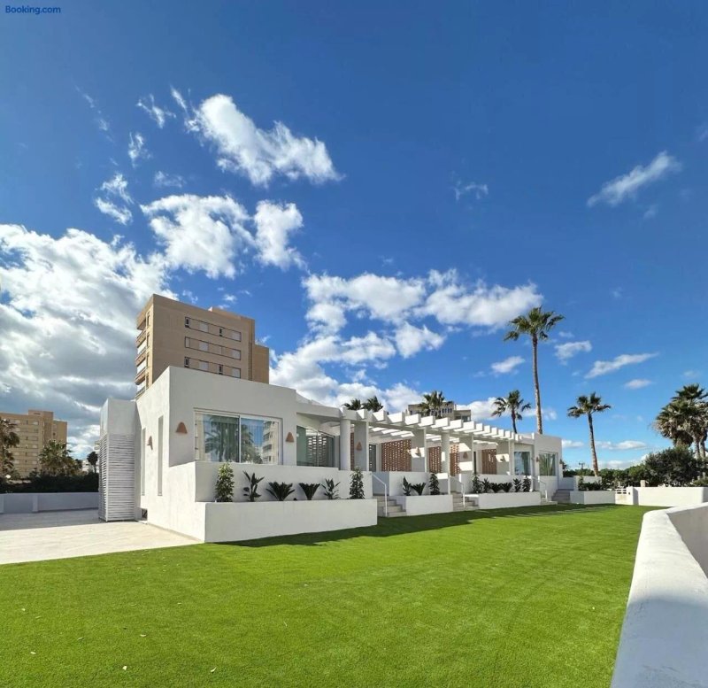 Beachfront Reyes Católicos Premium Beach