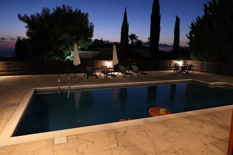 Spacious,quiet villa in a secluded tranquil location with all amenities nearby