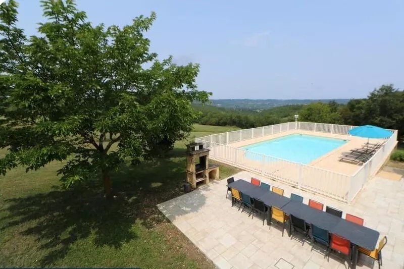 SUPERB SPACIOUS VILLA WITH GATED PRIVATE POOL, GARDEN AND VIEWS  CLOSE BY SARLAT