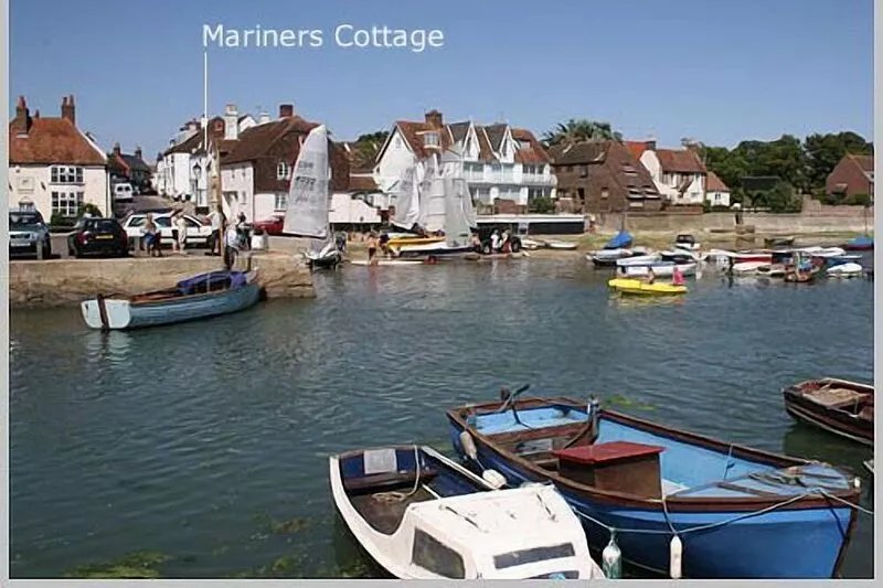 Waterside Cottage In Emsworth, Hampshire