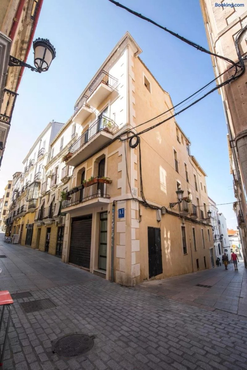 Caceres Apartments