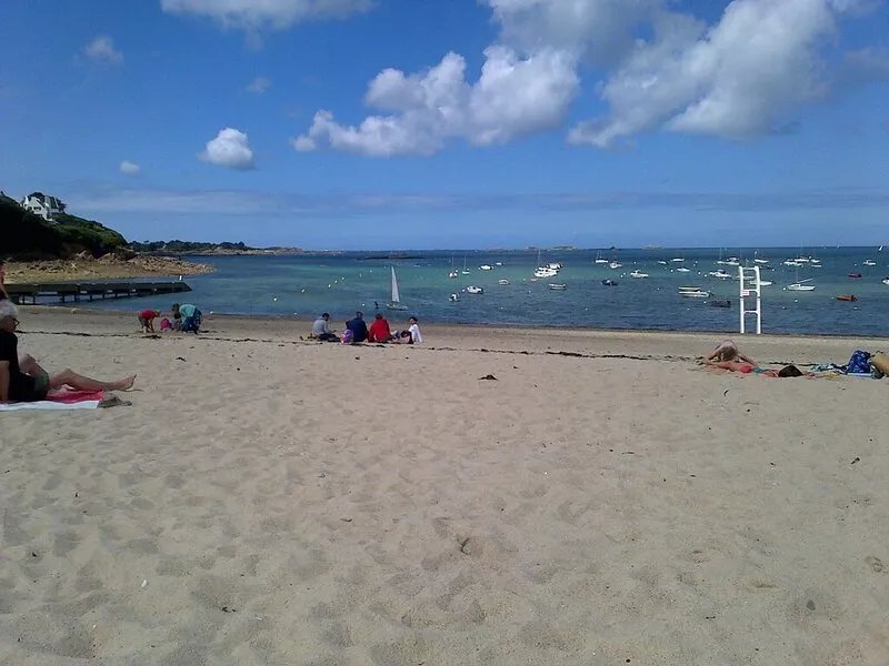 Splendid sea view - rare location - large house - center of town Carantec