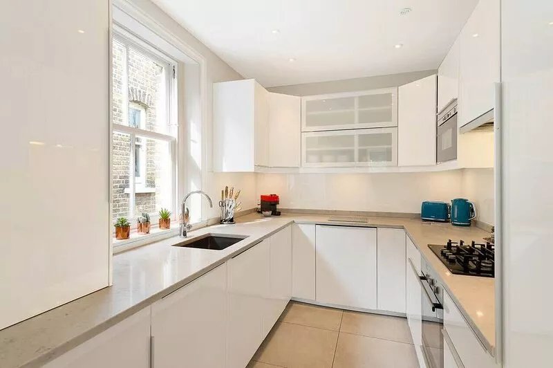 Beautiful Regents Park Apartment