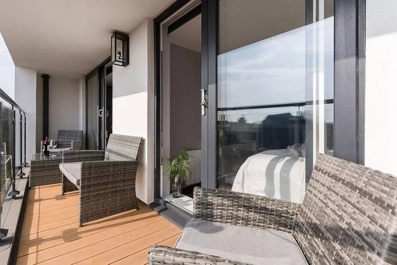 Superior 2 Bed 2 Bath Apt with Parking and Gym