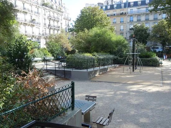 Square Montholon