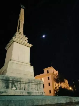 Obelisco Alle Tredici Vittime