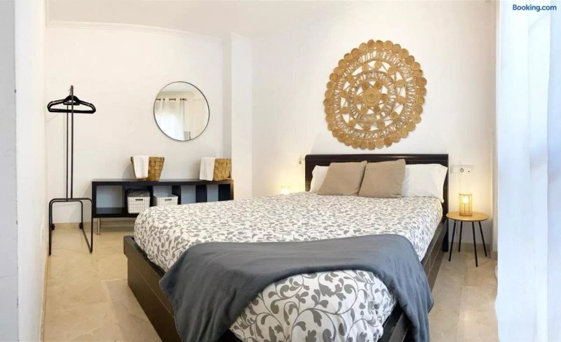 Apartamentos Puente Miraflores