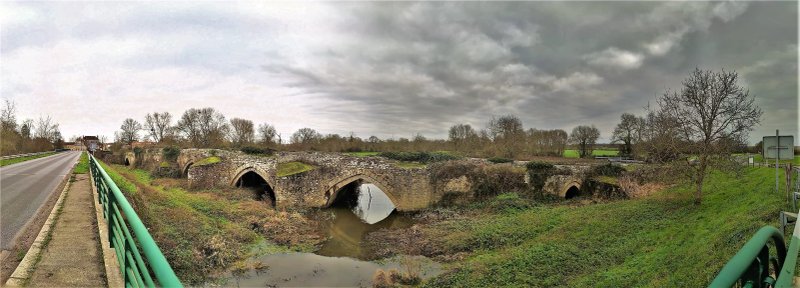 Ancien pont roman de Taizon