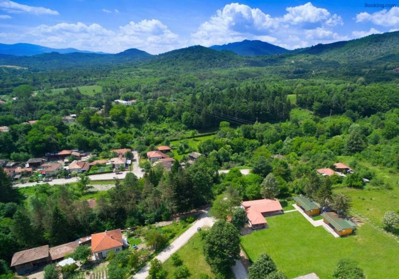 Holiday Village Aprilitsi