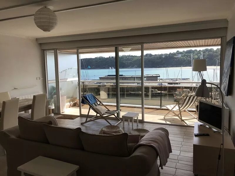 VERY BEAUTIFUL VIEW OF THE PORT, THE SEA FROM THE CLEAR APARTMENT AND FROM THE