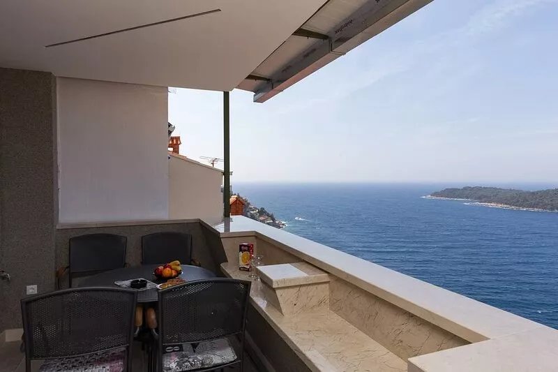 Apartment H&D - Two Bedroom Apartment with Balcony and Sea View