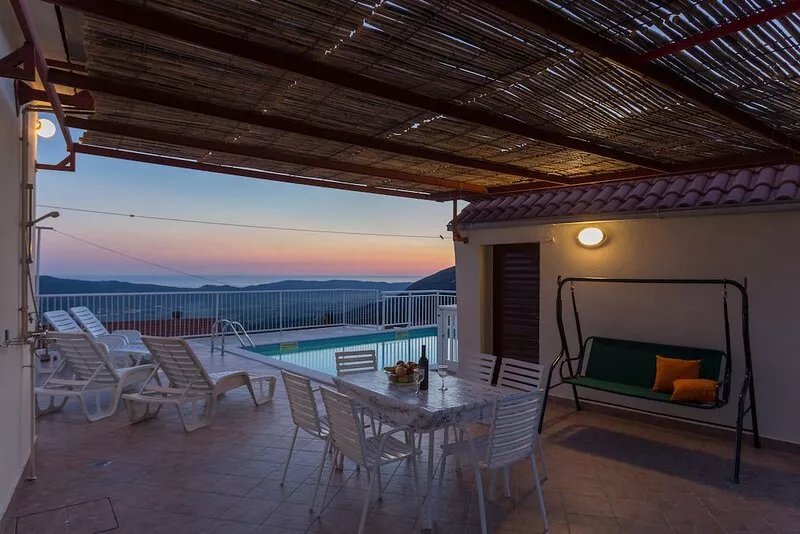 Villa with pool in Dubrovnik area