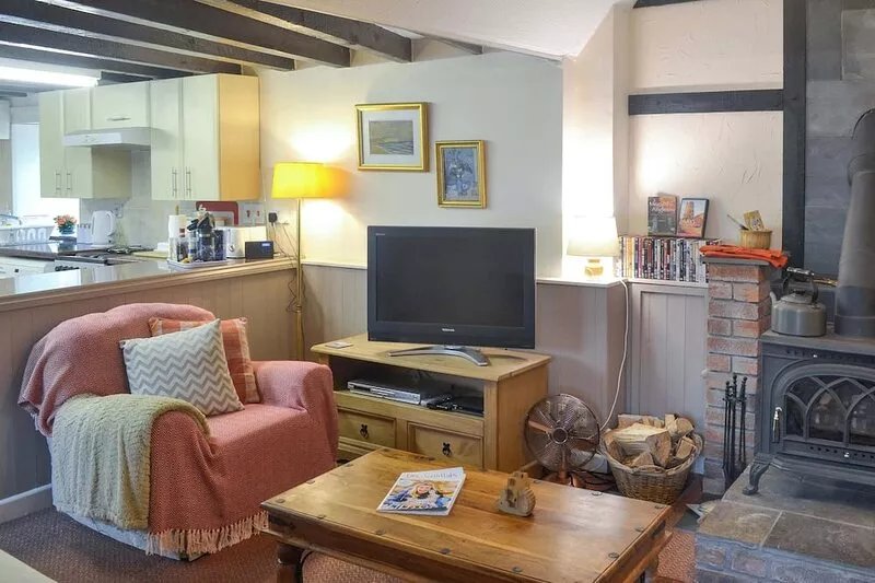 2 bedroom accommodation in Pen-y-Sarn, near Amlwch