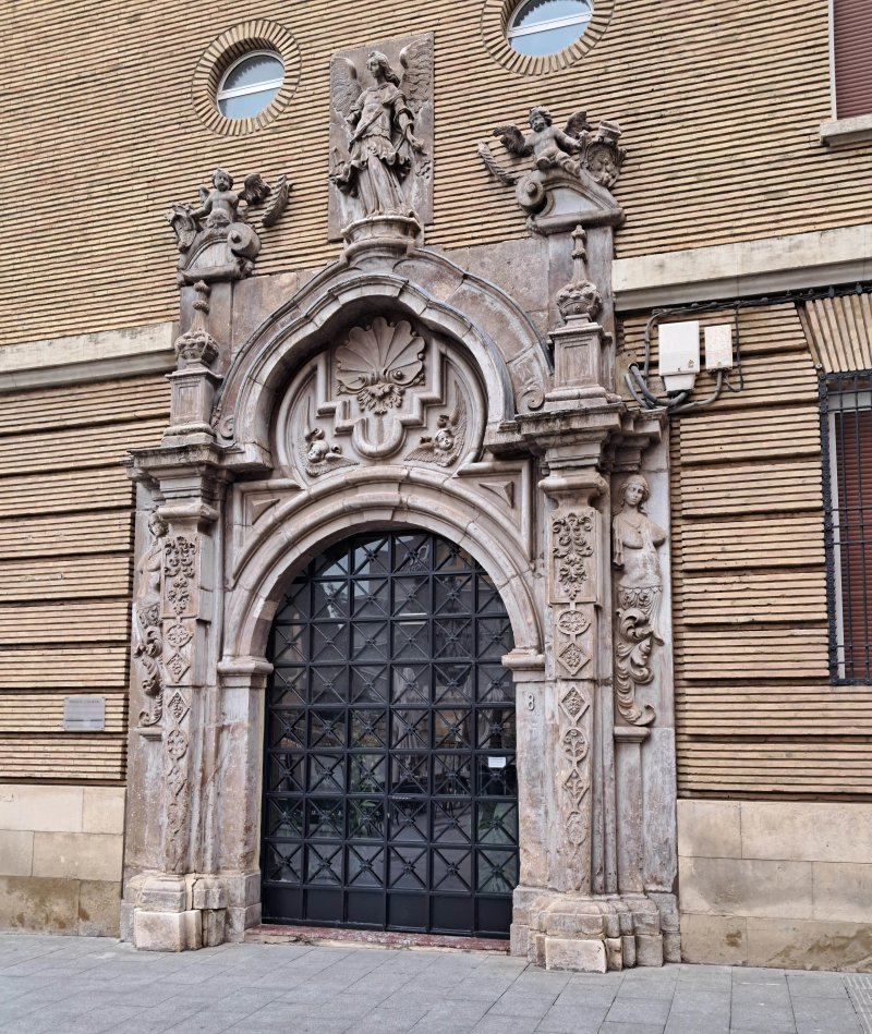 Portada del palacio de los Sora - Zaragoza