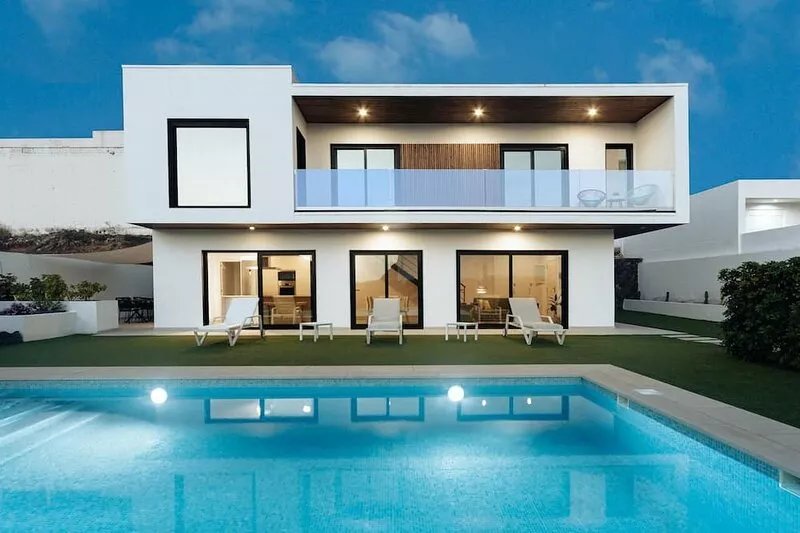 Beautiful Villa for 6 people, WiFi, private and heated pool, 8min from the beach