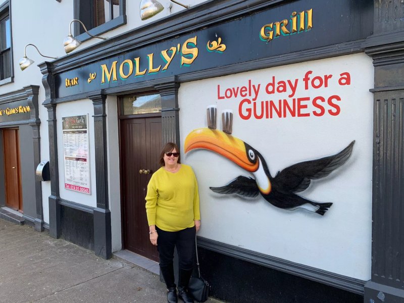 Molly’s Bar & Grill