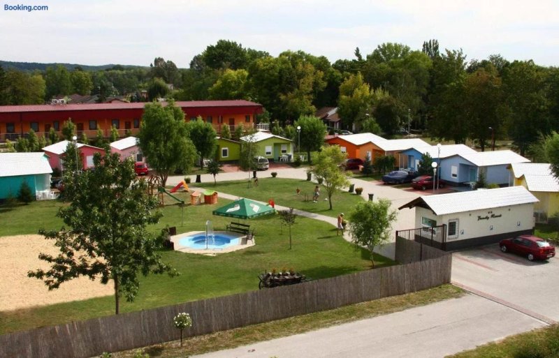 Family Resort Cottages