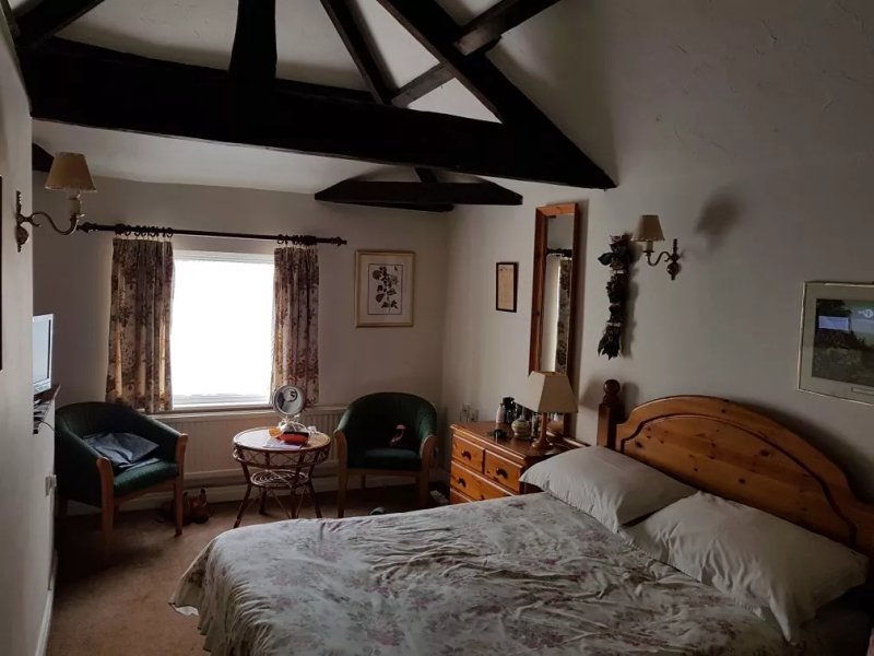 Curzon Lodge and Stable Cottages
