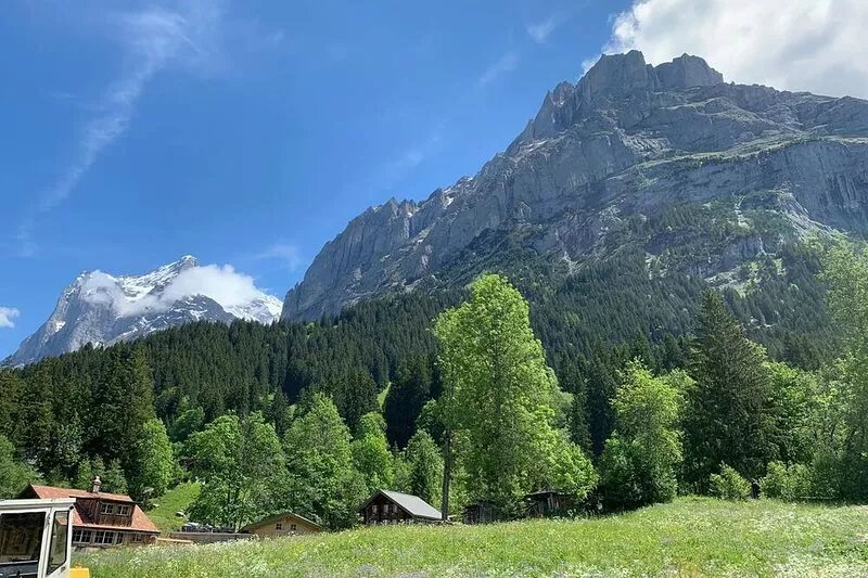 Comfortable renovated 4 room apartment near mountain railways 4-5 persons
