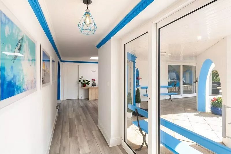 Coed Y Llan: 5 bedroom holiday villa in Rhosneigr, easy walk to beach