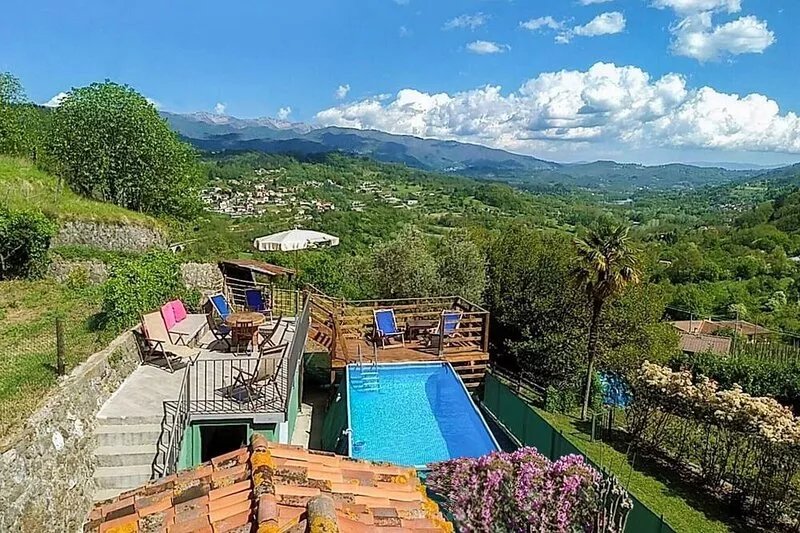 NEW! Authentic traditional Italy! Mountain views, own pool, WIFI, village