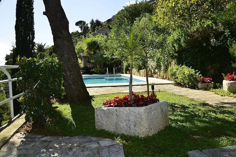 Villa With Private Pool And Sea Views