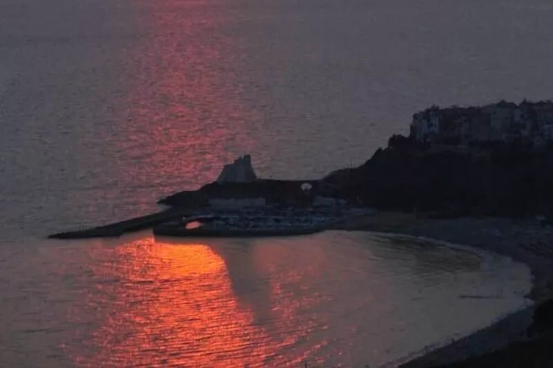 Sperlonga, sea view, large garden, parking, pets allowed, WIFI