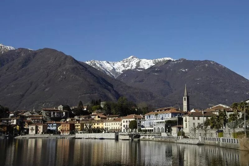 Between Lake Maggiore and Lake Orta, very nice apartment on closed and shaded