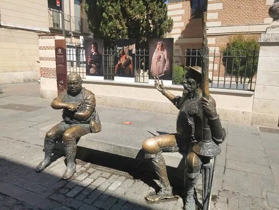 Estatua de Don Quijote y Sancho Panza