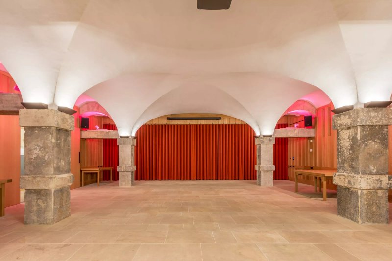 Cafe in the Crypt
