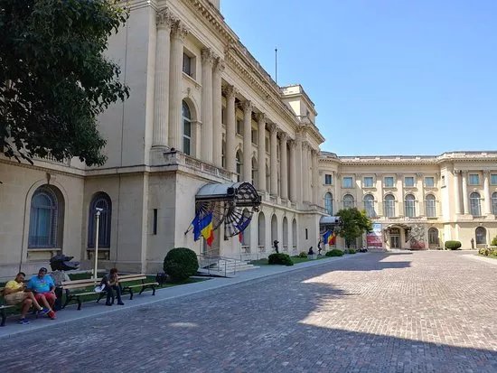 Palatul Regal/Royal Palace