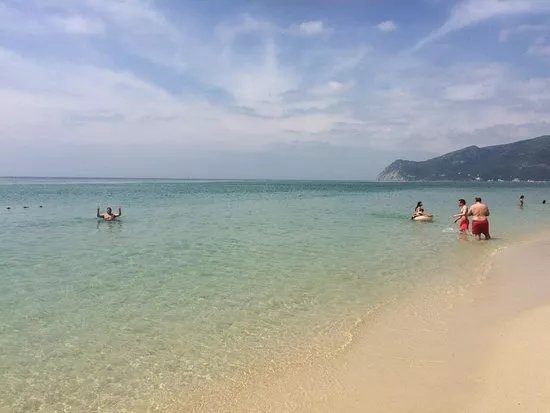 Figueirinha Beach