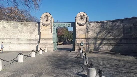 Pere-Lachaise Cemetery