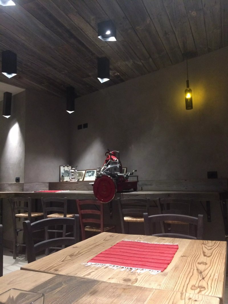 Il Locale risto-crotto-bar