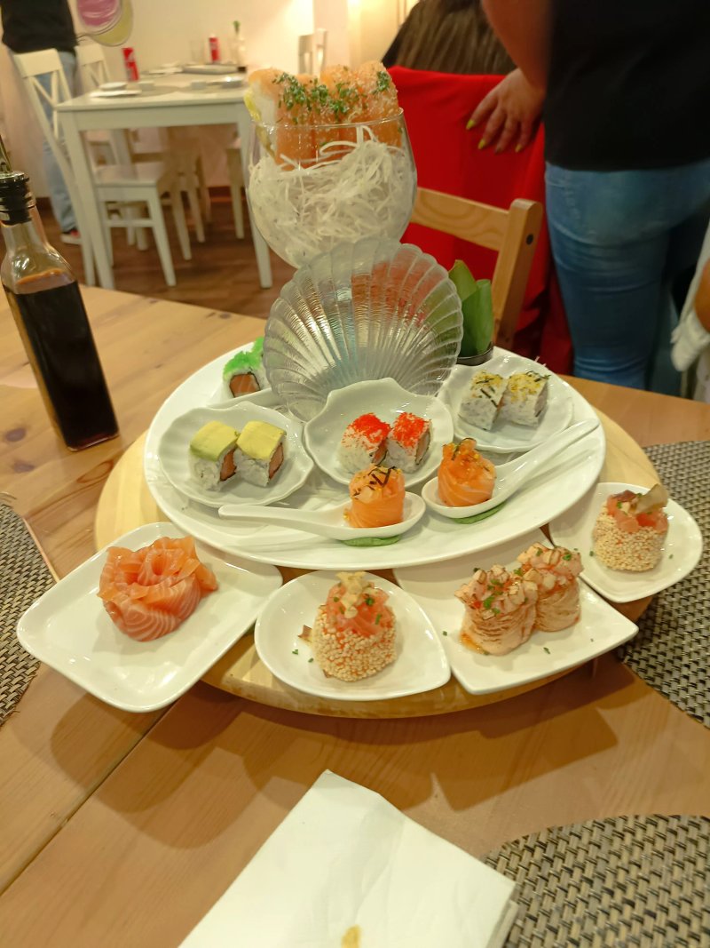 Emoji Sushi Bar