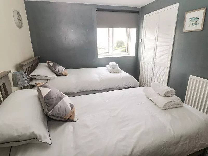 ASTA COTTAGE, pet friendly, with open fire in Cresswell