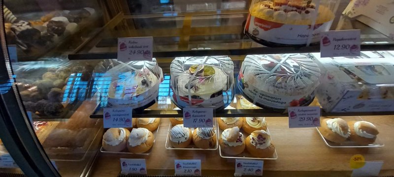 Cafe Pagaripoisid in Vana-Louna Street