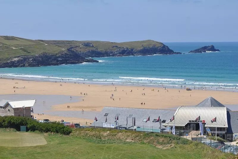 9 Pearl Apartments overlooking Fistral Beach and Golf Course