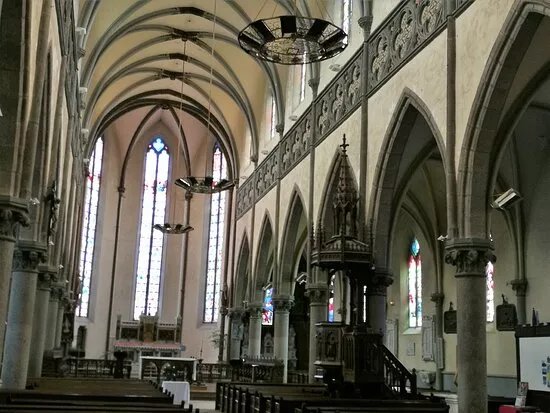 Eglise Saints-Peres