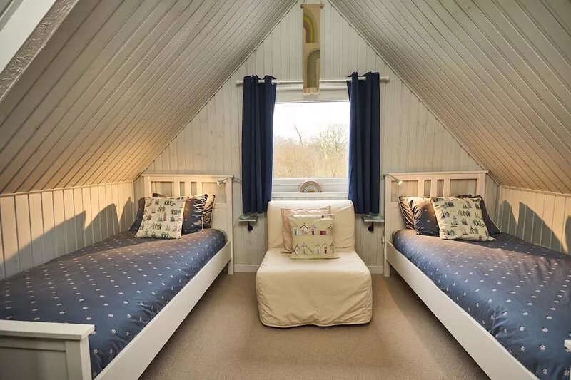 The Moorings, overlooking Loch Fyne - sleeps 4 guests  in 2 bedrooms