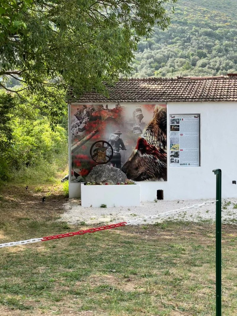 Monumento A Wotjek